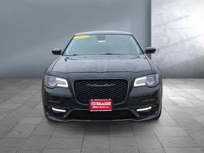 2023 Chrysler 300 - Photo 2