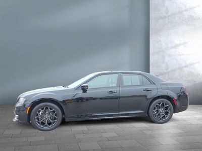 2023 Chrysler 300 - Photo 3