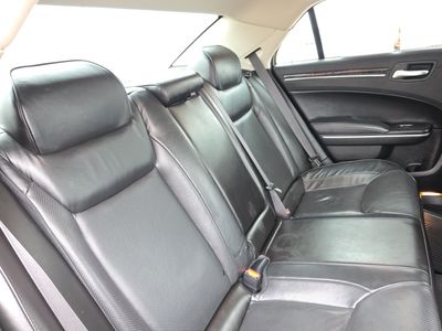 2023 Chrysler 300 - Photo 14