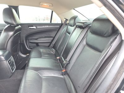 2023 Chrysler 300 - Photo 18