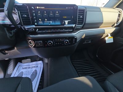2026 Chevrolet Silverado 1500 — photo 13 view