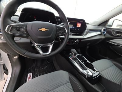 2025 Chevrolet Trax — photo 12 view