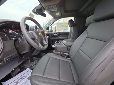 2025 Chevrolet Silverado 3500HD CC - Photo 9