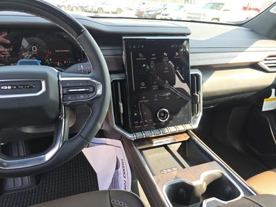 2026 GMC Acadia - Photo 13