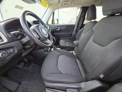 2017 Jeep Renegade - Photo 9