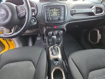 2017 Jeep Renegade - Photo 13