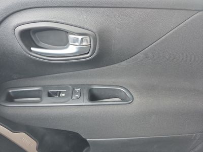 2017 Jeep Renegade - Photo 21