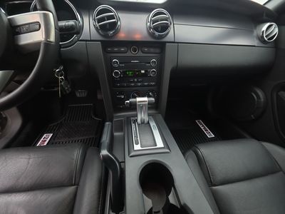 2008 Ford Mustang — photo 13 view