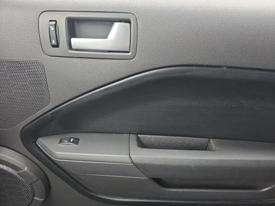 2008 Ford Mustang — photo 21 view