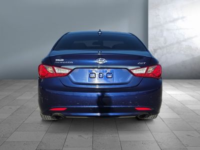 2012 Hyundai Sonata — detail view