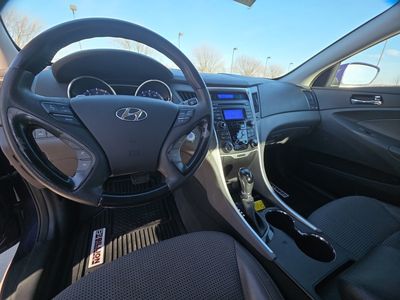 2012 Hyundai Sonata — photo 12 view