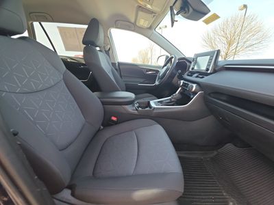2021 Toyota RAV4 — photo 15 view