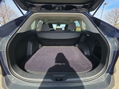 2021 Toyota RAV4 — photo 17 view