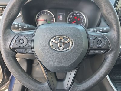 2021 Toyota RAV4 — photo 19 view