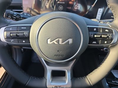 2026 Kia K5 - Photo 8