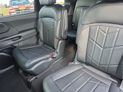 2027 Kia Telluride Hybrid - Photo 18
