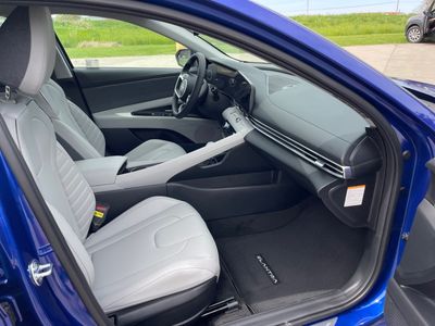 2025 Hyundai Elantra Hybrid - Photo 15