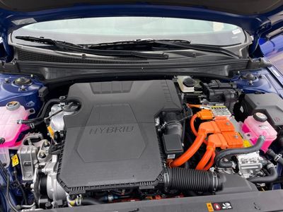 2025 Hyundai Elantra Hybrid - Photo 12
