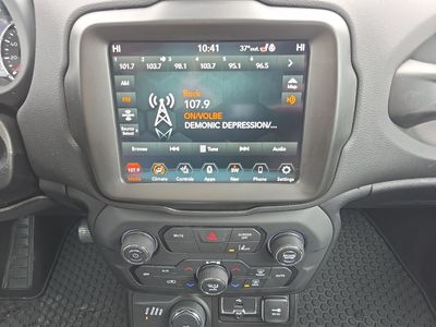 2023 Jeep Renegade - Photo 11