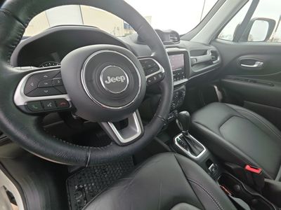 2023 Jeep Renegade - Photo 12