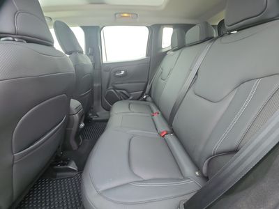 2023 Jeep Renegade - Photo 18
