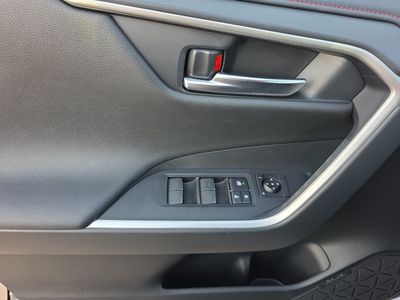 2025 Toyota RAV4 Plug-In Hybrid — photo 20 view
