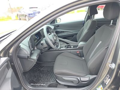 2026 Hyundai Elantra — photo 9 view