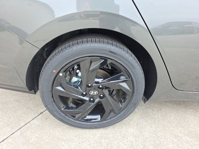 2026 Hyundai Elantra — photo 16 view