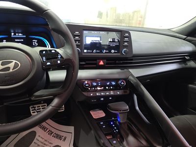 2026 Hyundai Elantra — photo 13 view