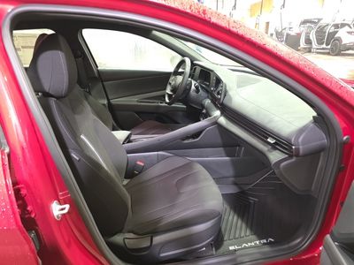 2026 Hyundai Elantra — photo 15 view
