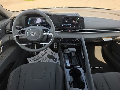 2026 Hyundai Elantra - Photo 12