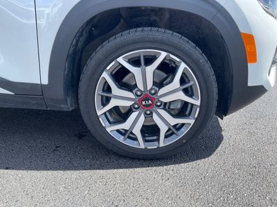 2021 Kia Seltos - Photo 16