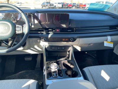 2026 Kia Carnival Hybrid - Photo 13