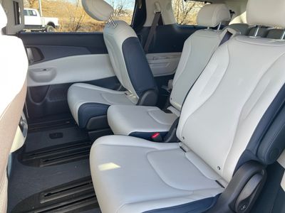 2026 Kia Carnival Hybrid - Photo 14
