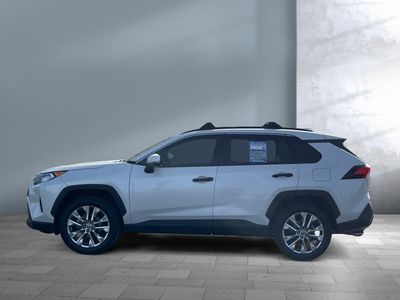 2021 Toyota RAV4 - Photo 3