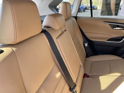 2021 Toyota RAV4 - Photo 14