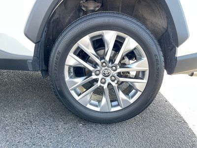 2021 Toyota RAV4 - Photo 16