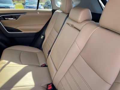 2021 Toyota RAV4 - Photo 18