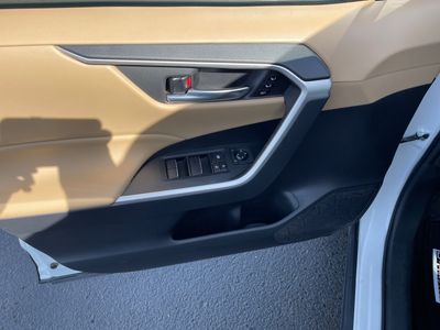 2021 Toyota RAV4 - Photo 20