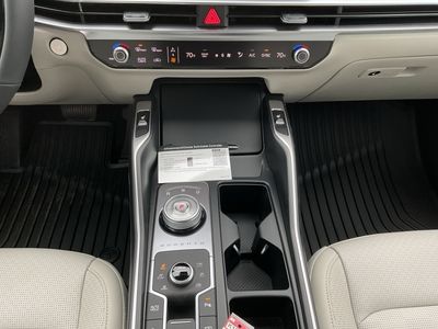 2026 Kia Sorento Hybrid - Photo 13