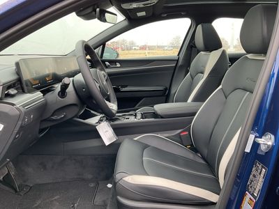 2026 Kia K5 - Photo 9