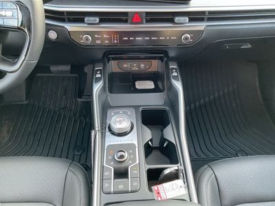 2026 Kia Sorento Hybrid - Photo 13