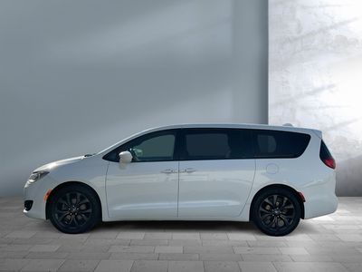 2019 Chrysler Pacifica - Photo 3