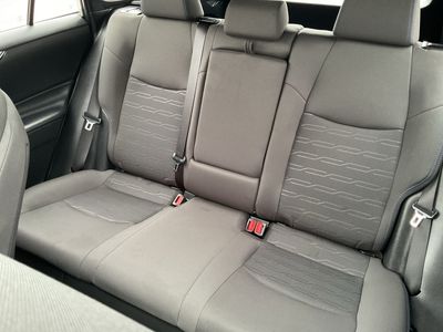 2025 Toyota RAV4 - Photo 18
