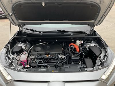 2025 Toyota RAV4 - Photo 22