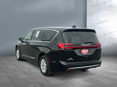 2024 Chrysler Pacifica - Photo 4