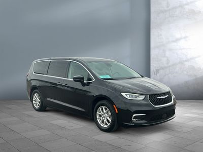 2024 Chrysler Pacifica - Photo 8