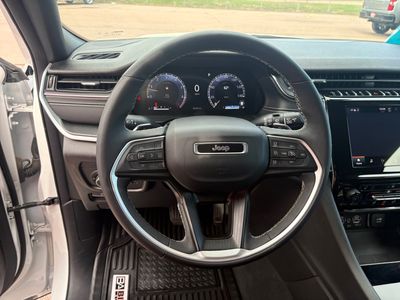 2024 Jeep Grand Cherokee - Photo 19