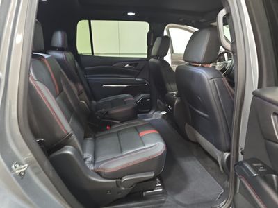 2025 Chevrolet Traverse - Photo 10