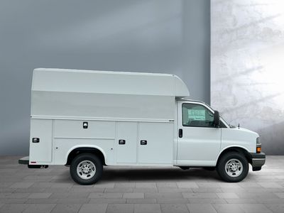 2025 Chevrolet Express Commercial Cutaway - Photo 4